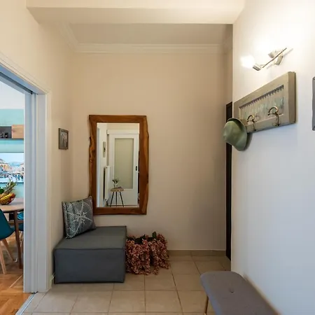 Blue Ark Wanderlust Apartment